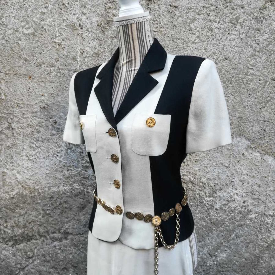 Giacca vintage a manica corta Moschino Cheap and Chic - immagine 2