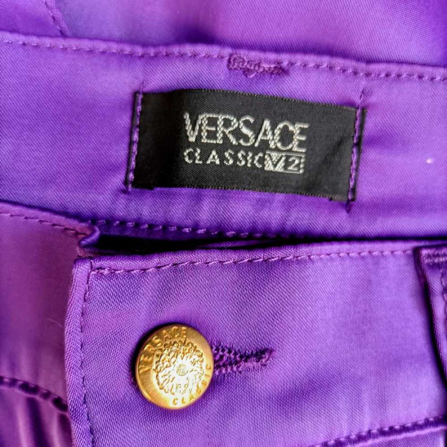 Pantaloni lunghi viola Versace - immagine 2