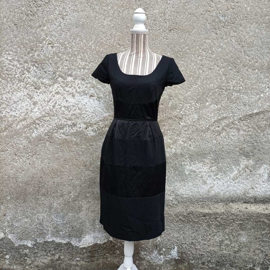 Alberta Ferretti black dress