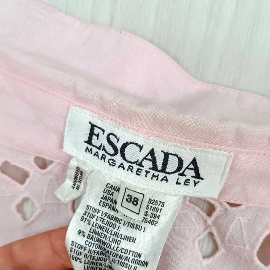 Escada label