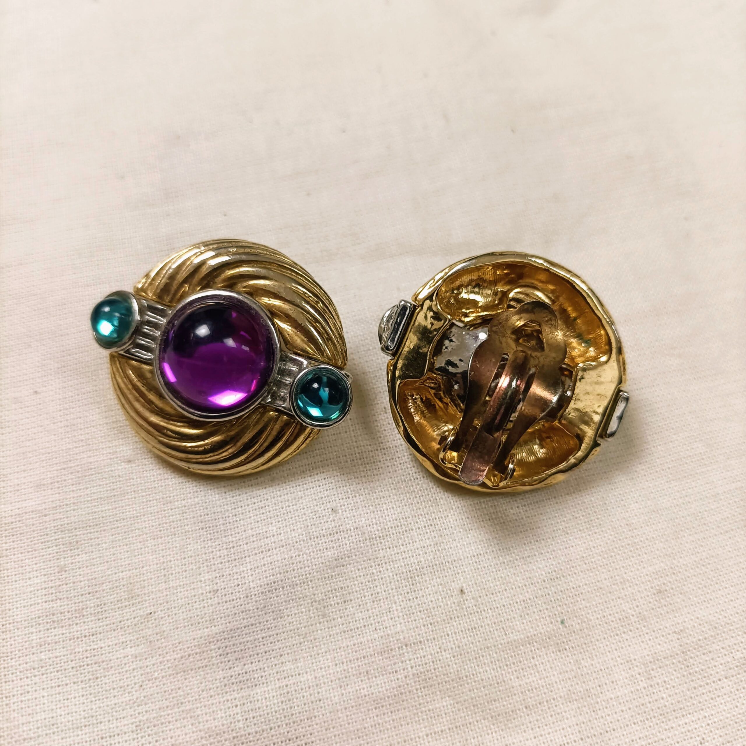 Orecchini vintage con cabochon colorati - immagine 2