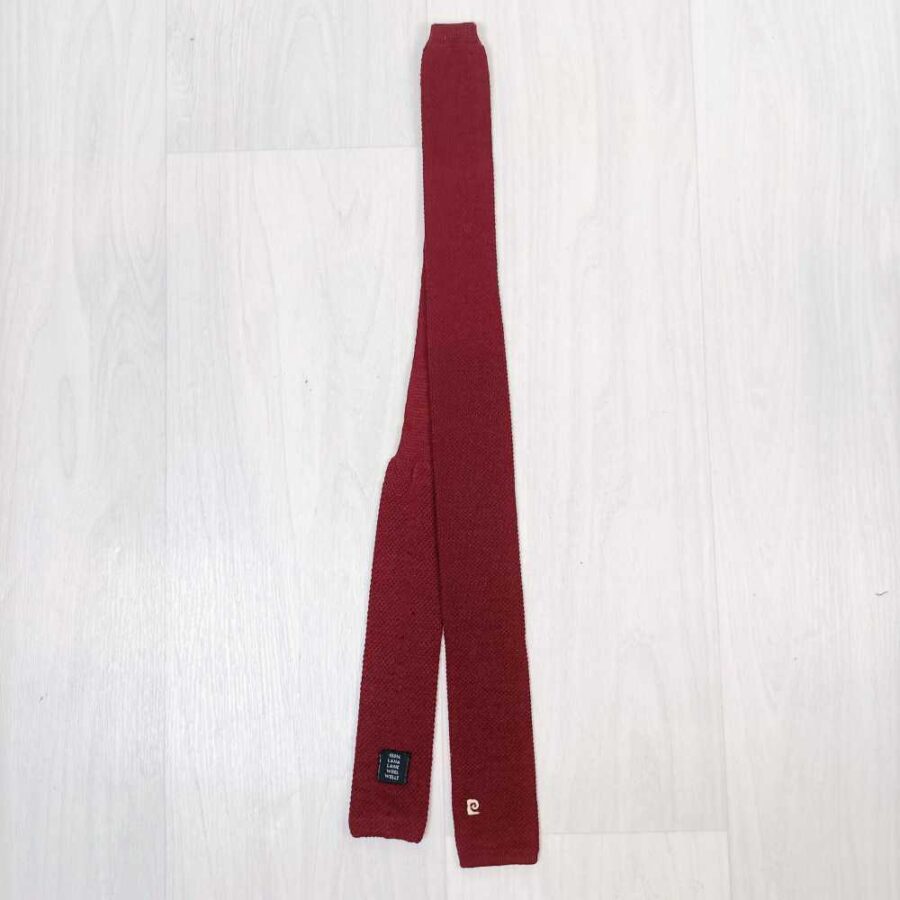 cravatta rossa invernale