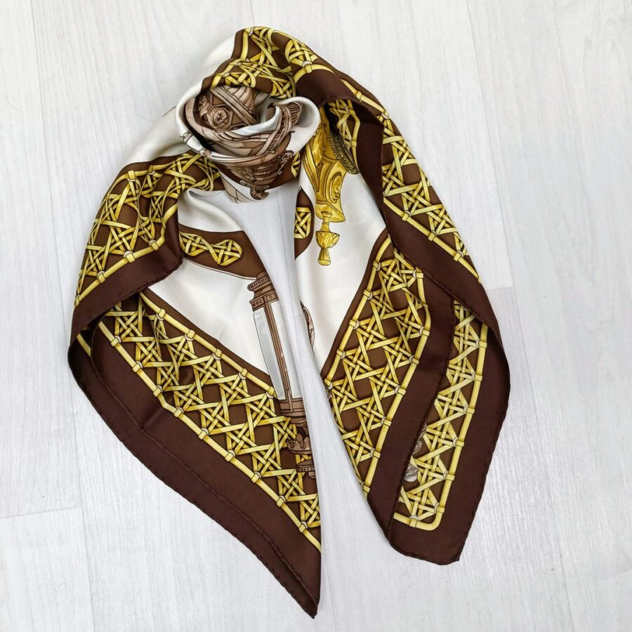 caty latham foulard hermes