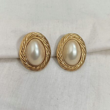 orecchini ovali con perle