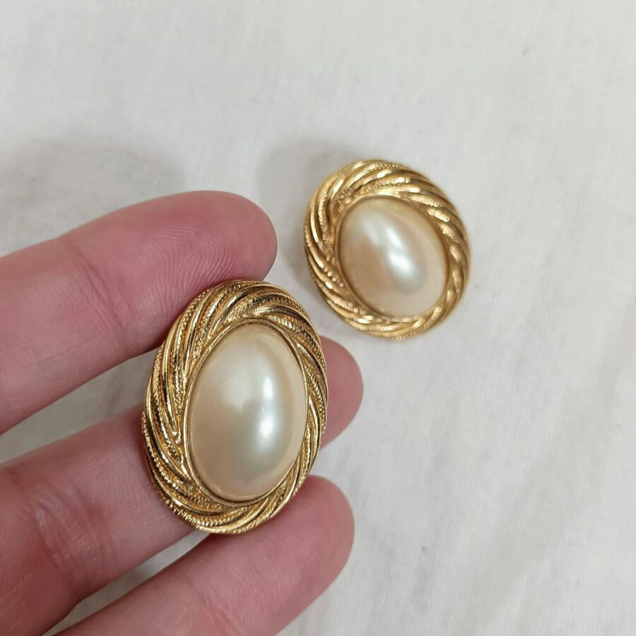 vintage golden earrings