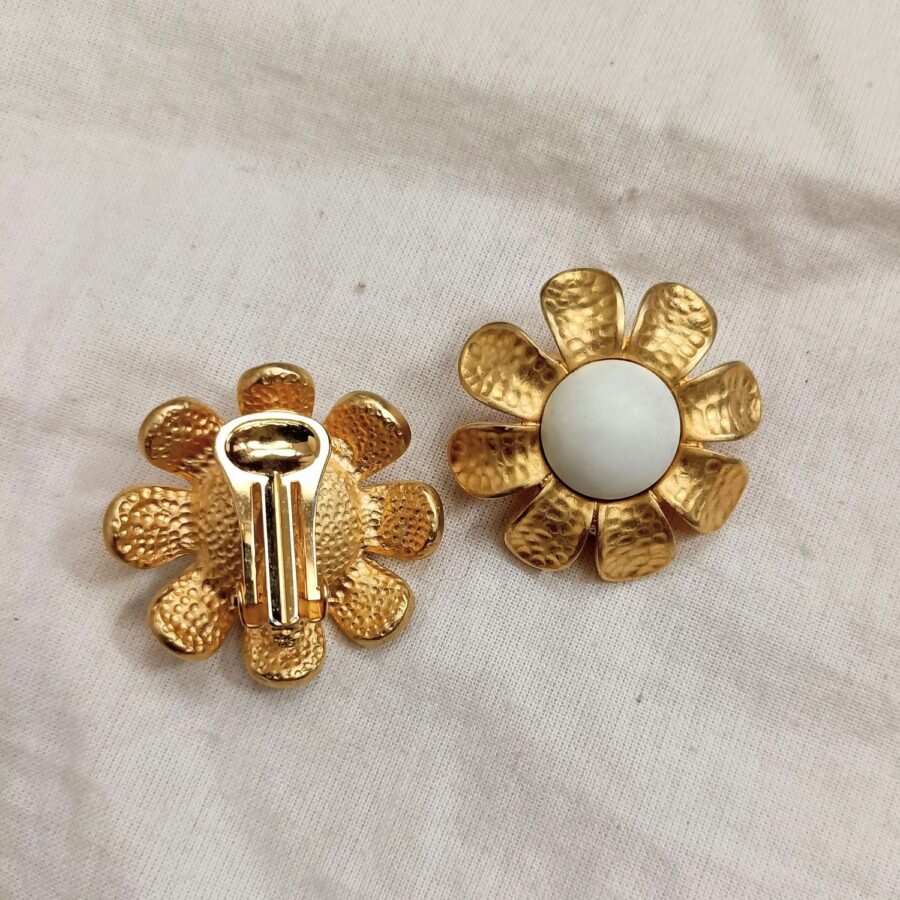 vintage daisies earrings