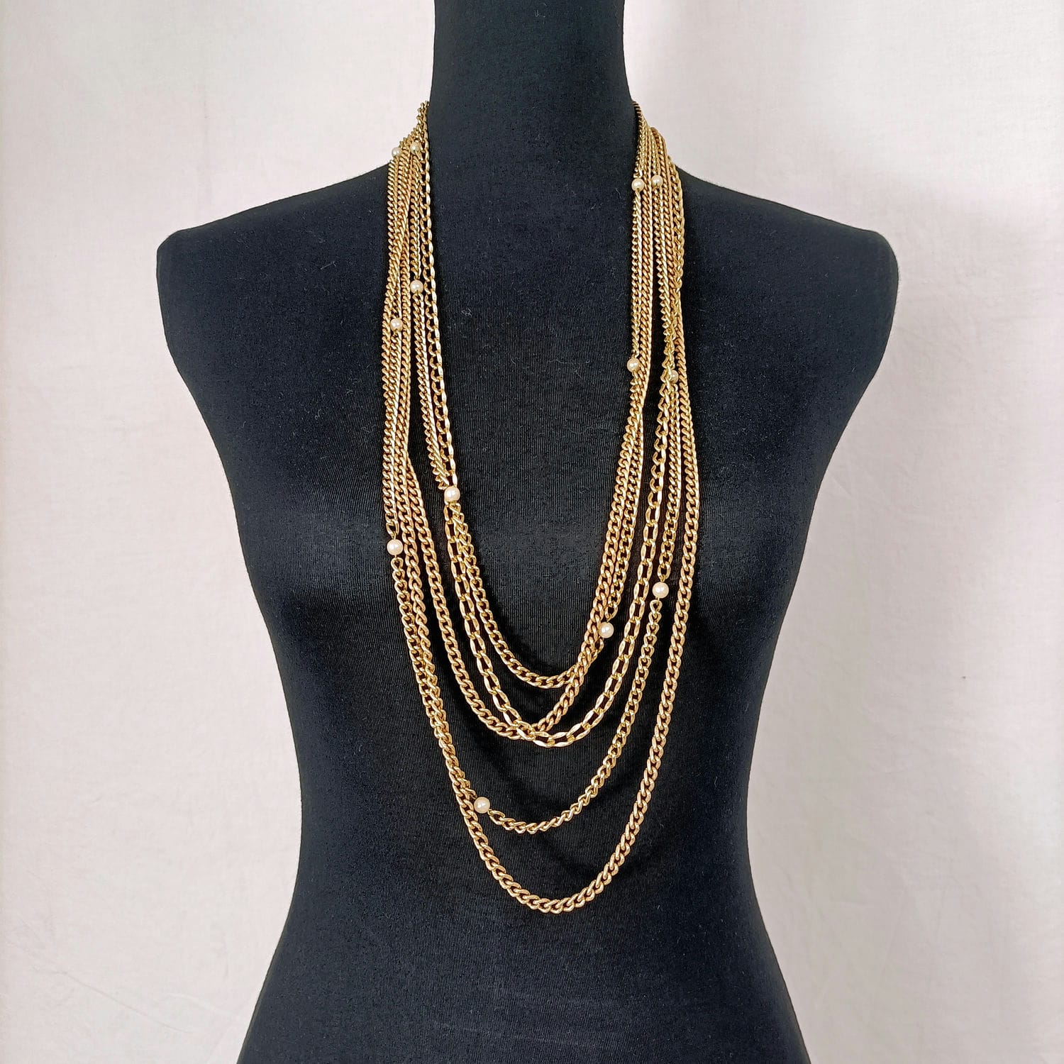 collana a catena dorata vintage 1960s