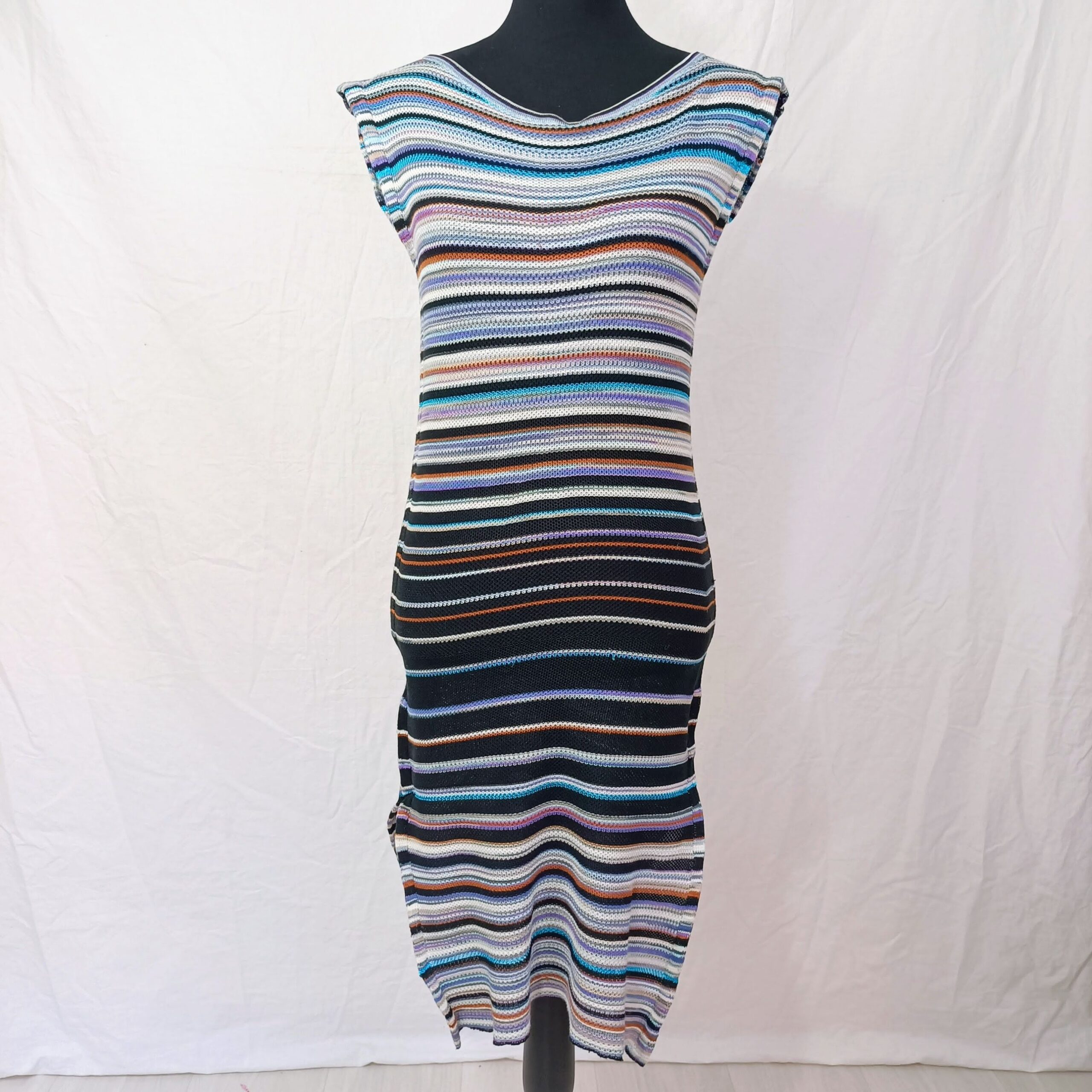 vestito in maglia a righe estivo