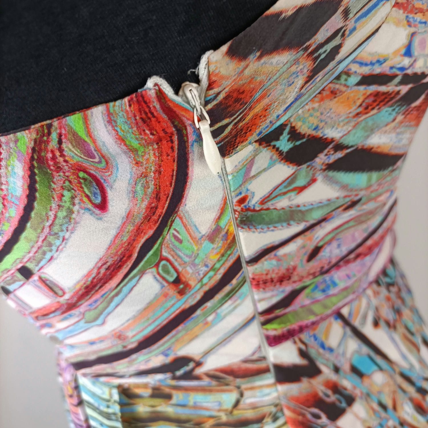 vestito fantasia astratta