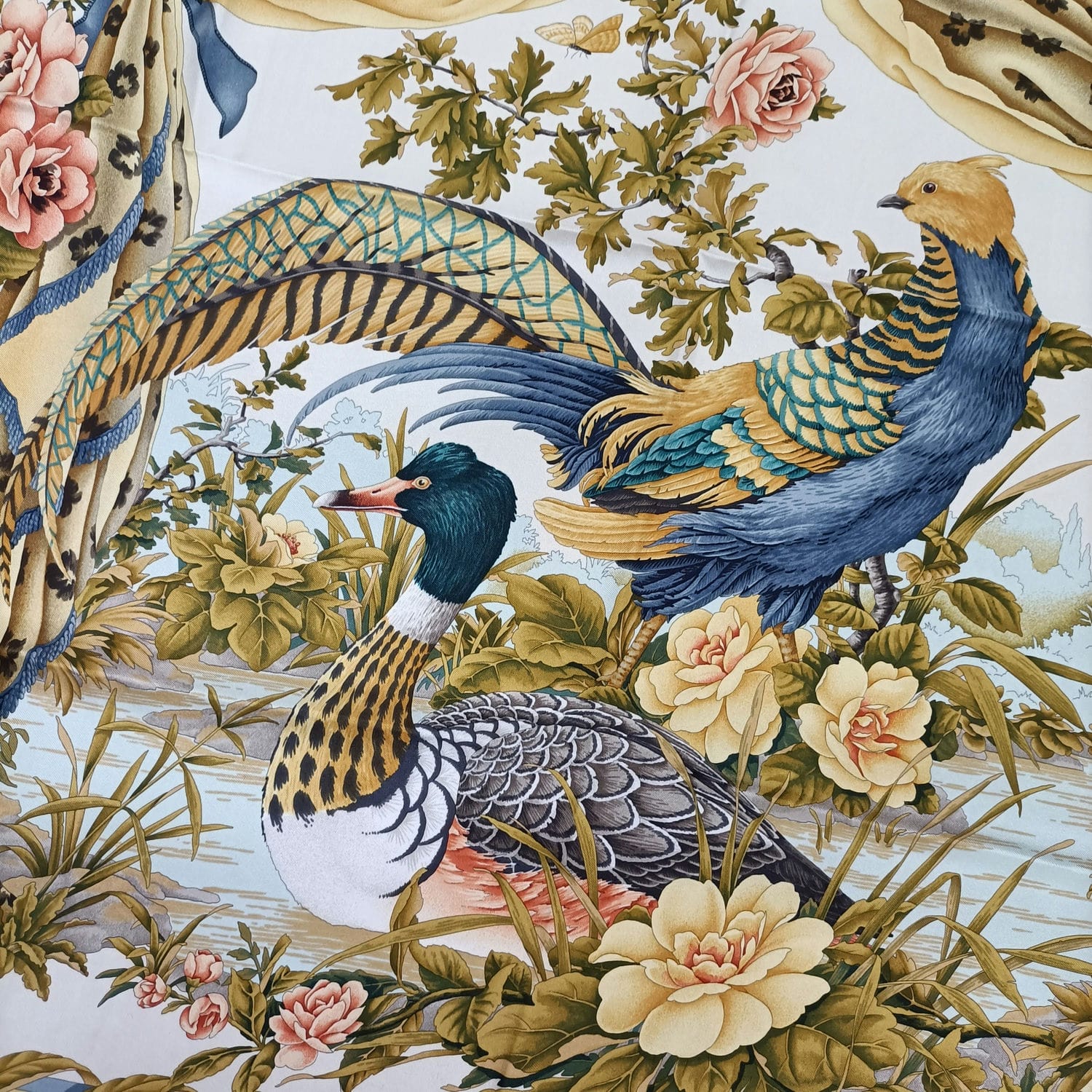 Foulard Ferragamo vintage con anatre e fagiani