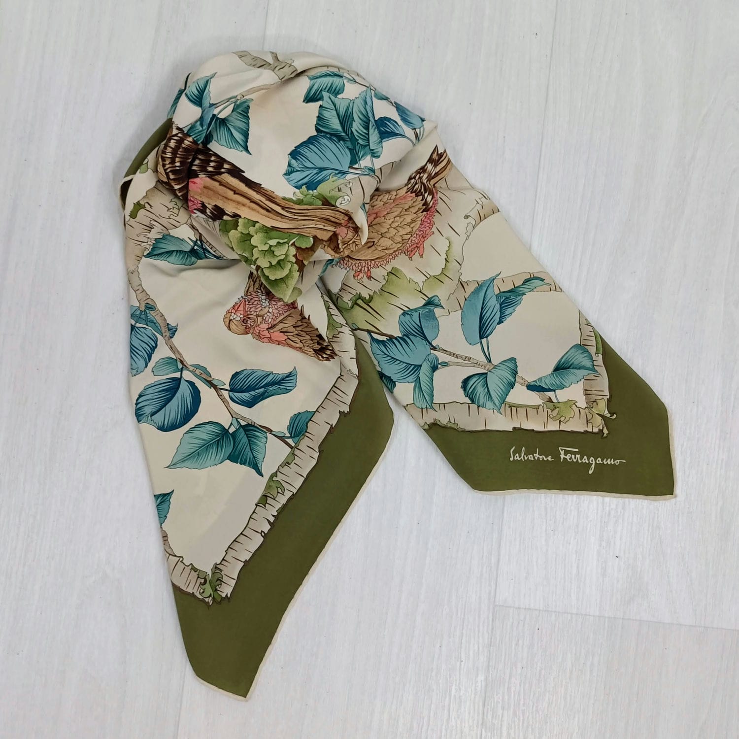 foulard con uccellini