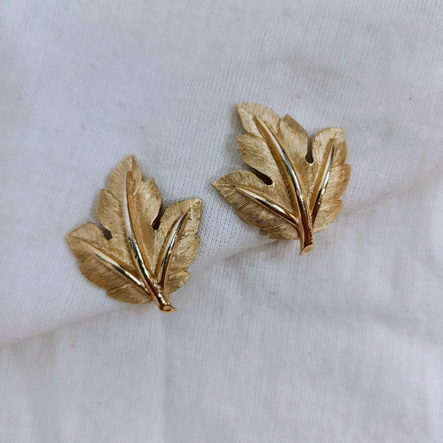 Orecchini a forma di foglia