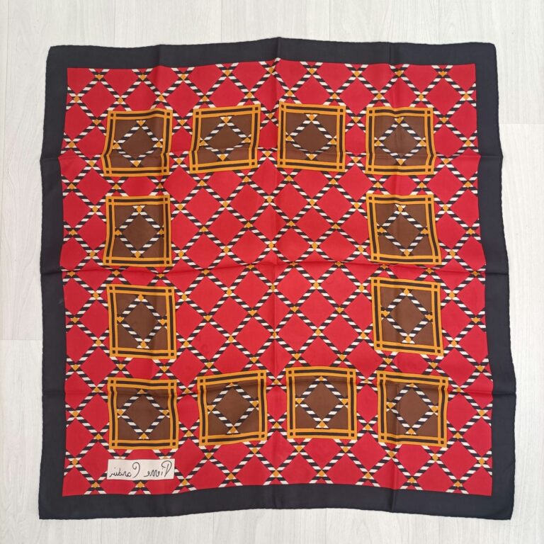 Foulard Carré Vintage Pierre Cardin - Motif Multicolore - Occasion - Écharpe En Soie Ou Similaire