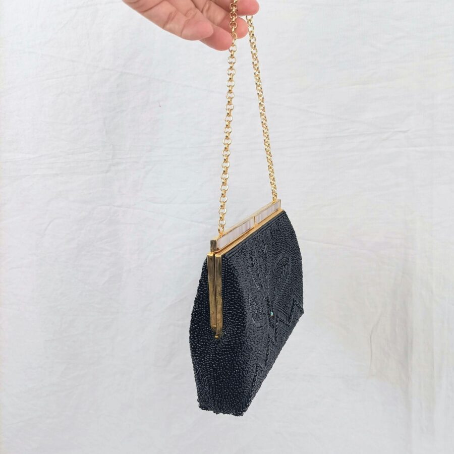 pochette nera con perline
