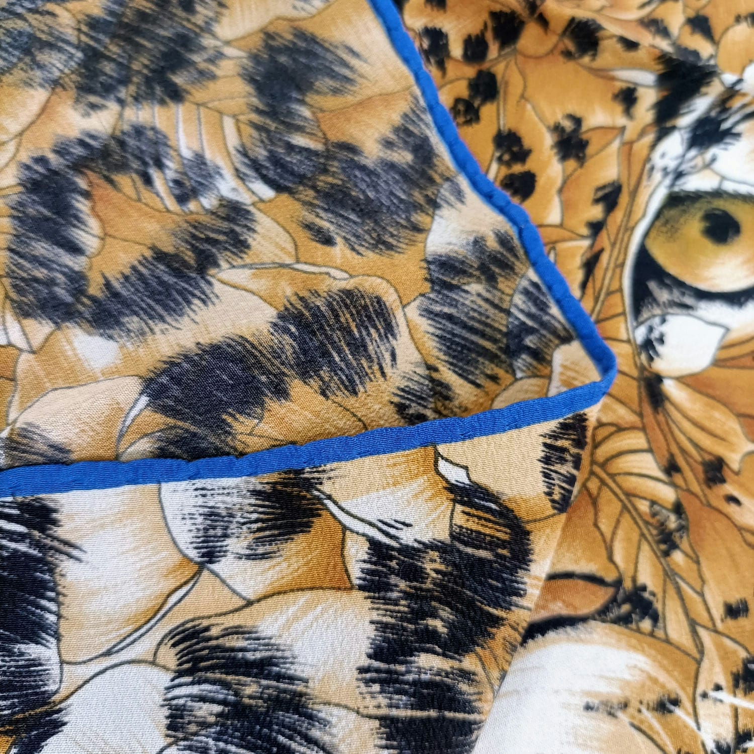 vintage jaguar scarf