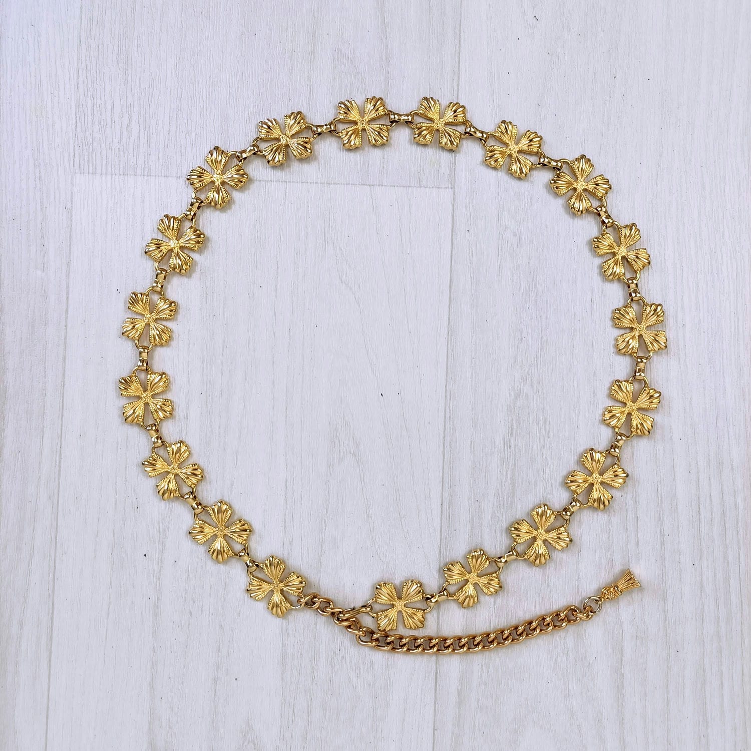 Cintura dorata con quadrifogli