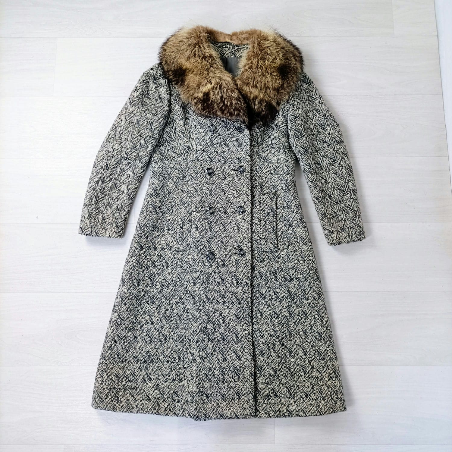 Cappotto con collo di pelliccia - immagine 3