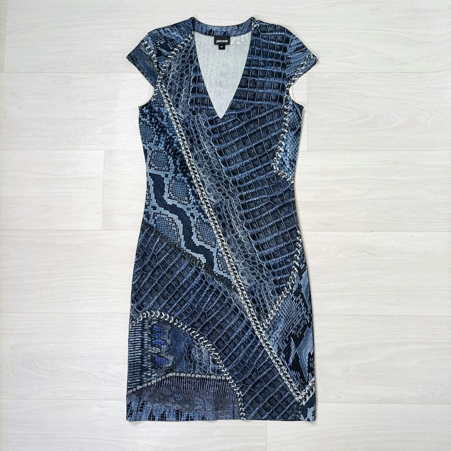 women snake dress