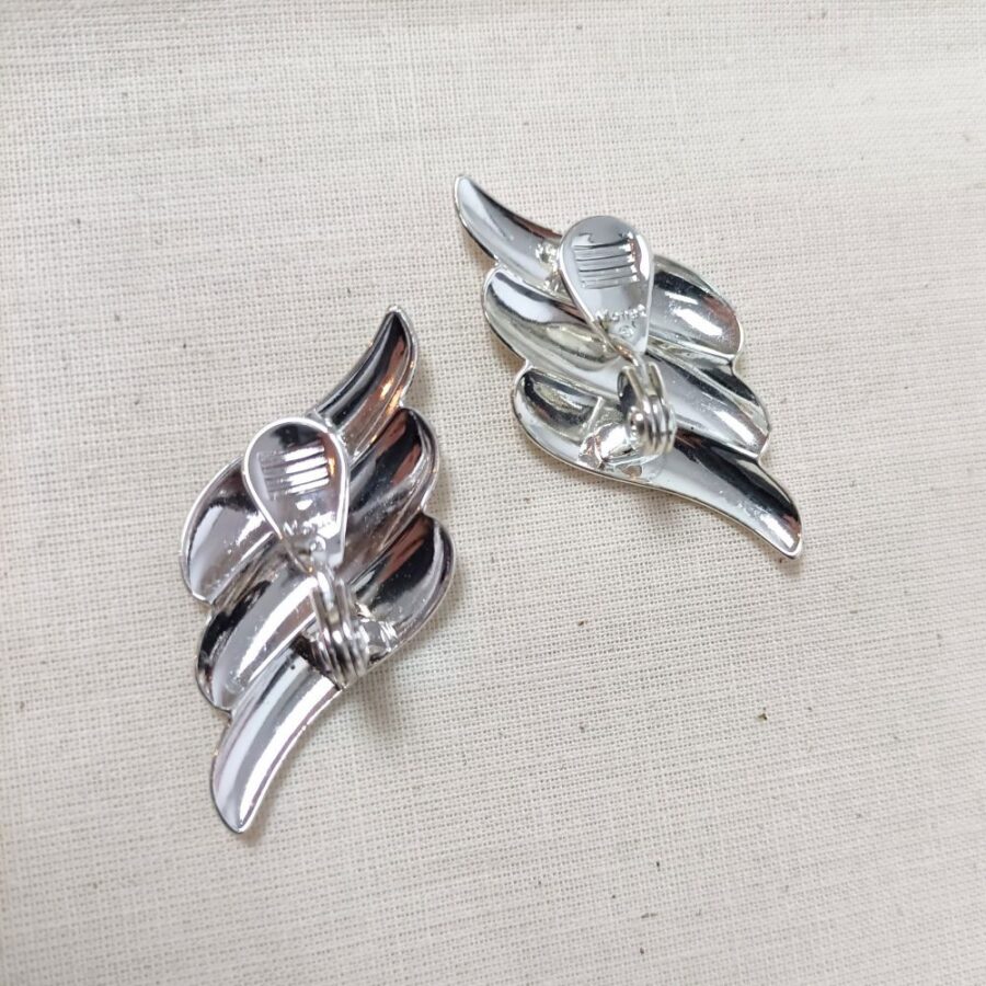 monet vintage earrings