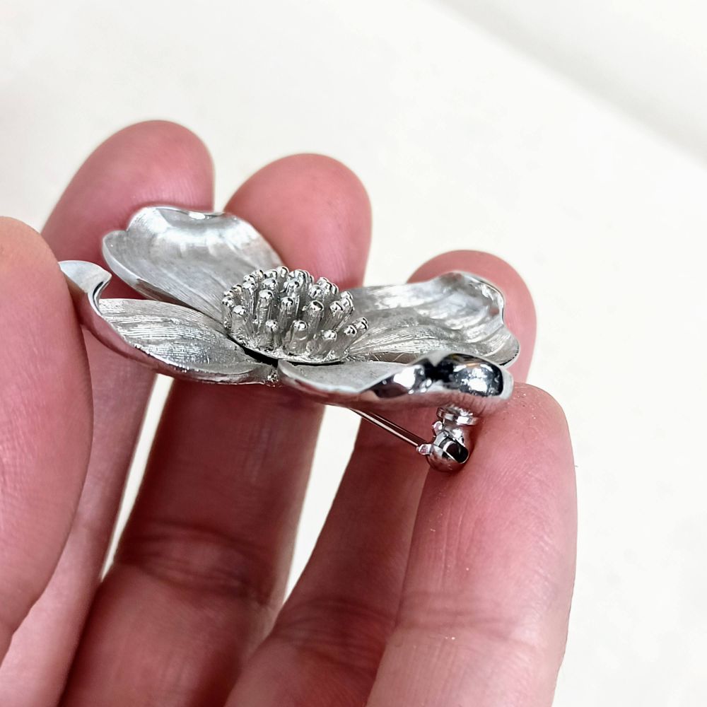 Spilla a fiore Trifari vintage - immagine 6