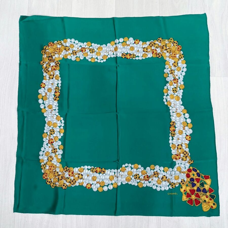 foulard Chanel gioielli