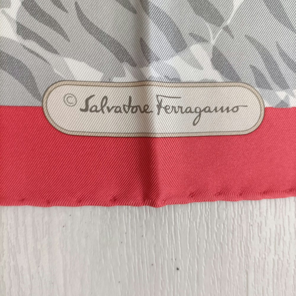 Foulard con pesci Salvatore Ferragamo