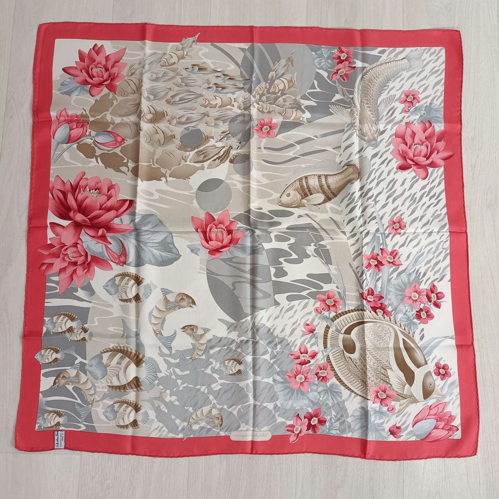 salvatore ferragamo foulard