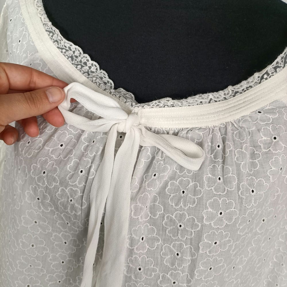 camicia bianca fiori