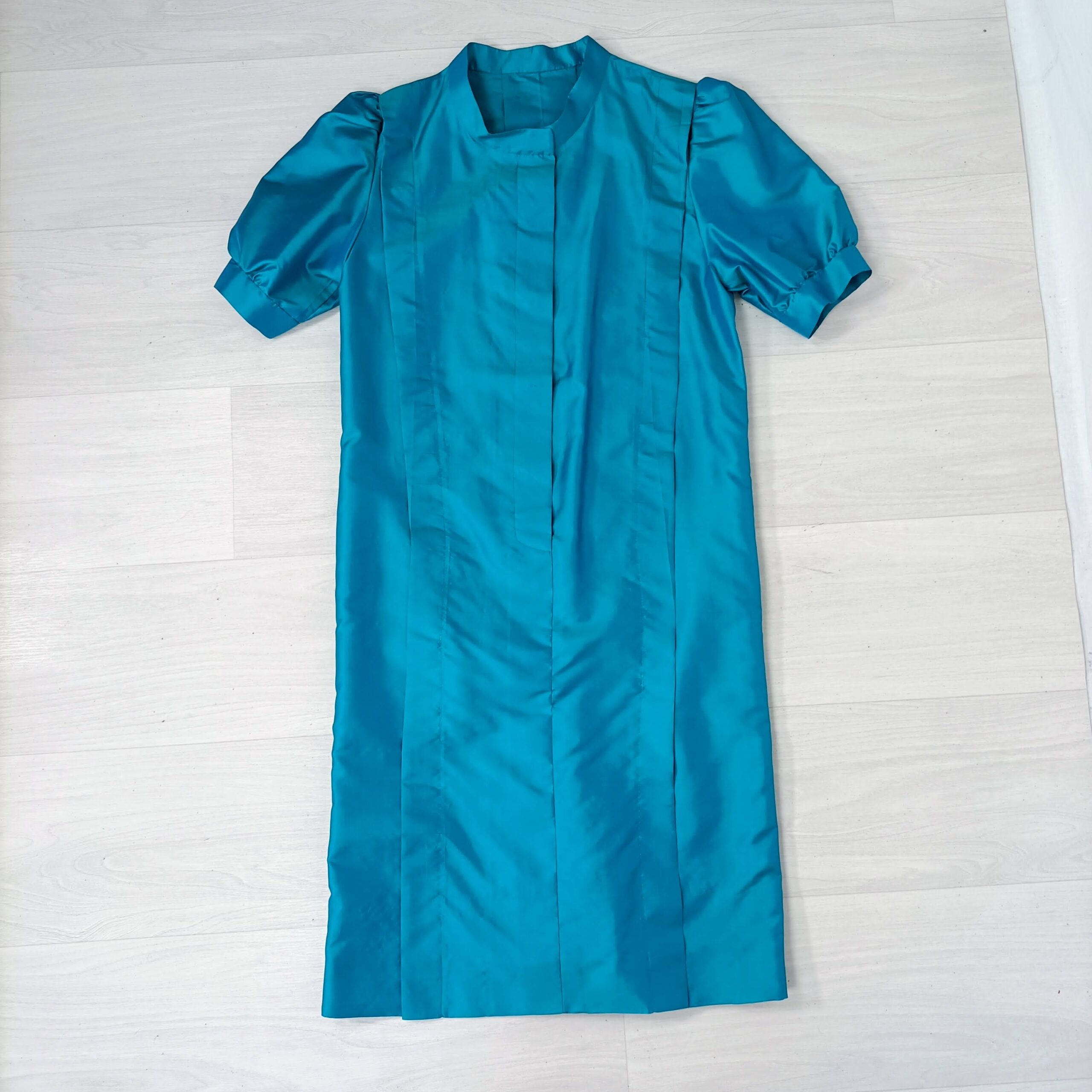 Vestito turchese in seta