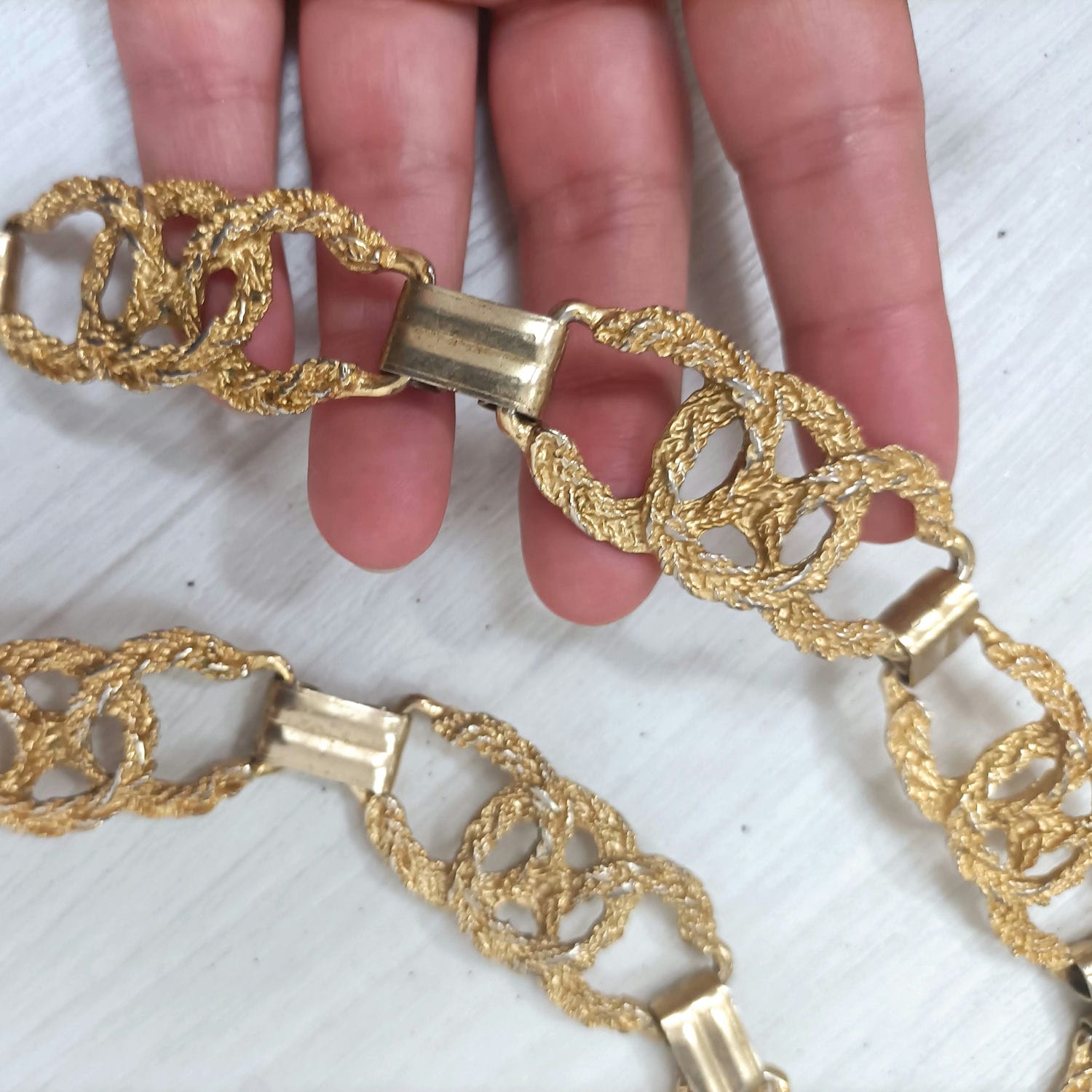 Cintura a catena dorata vintage 1970s - immagine 3