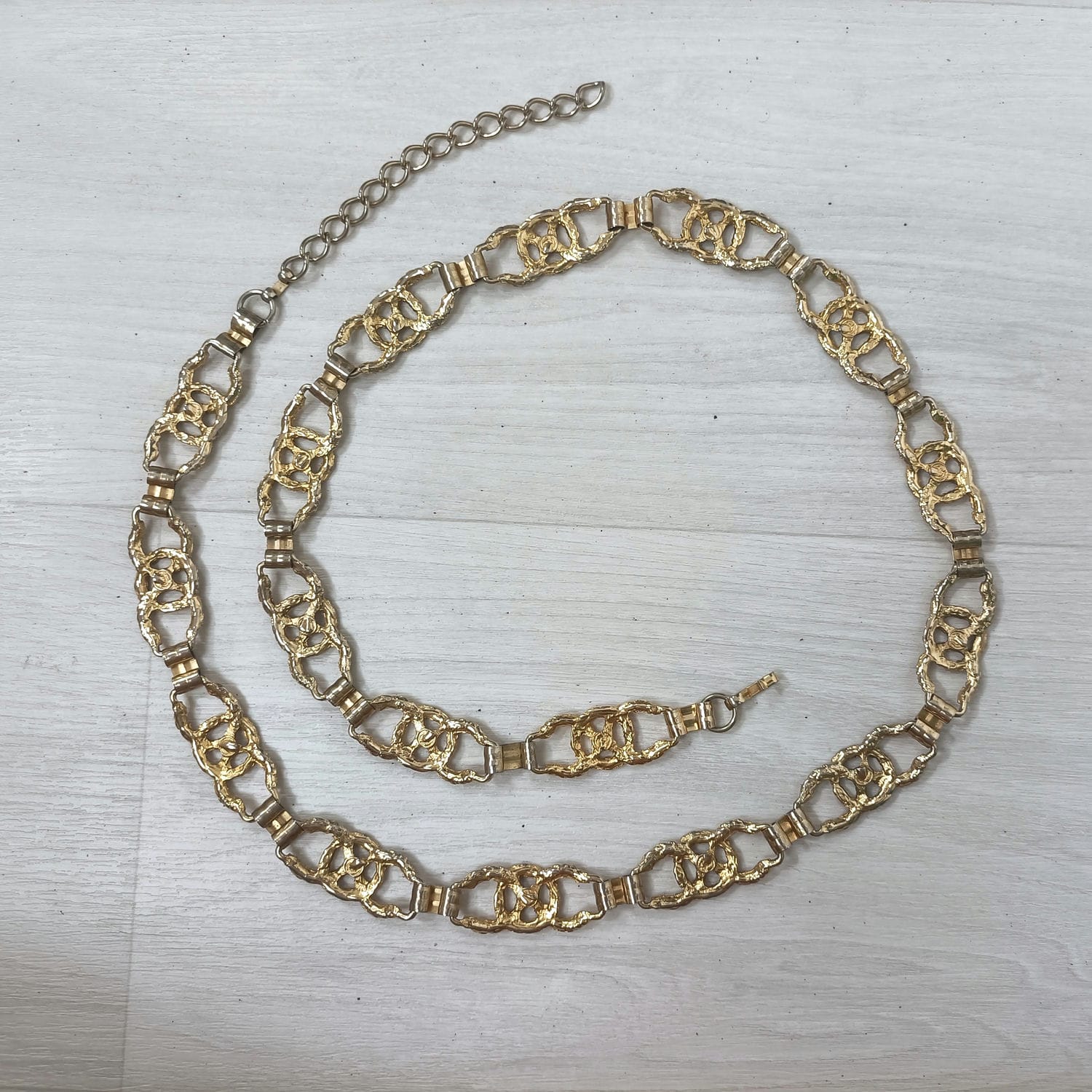 Cintura a catena dorata vintage 1970s - immagine 2