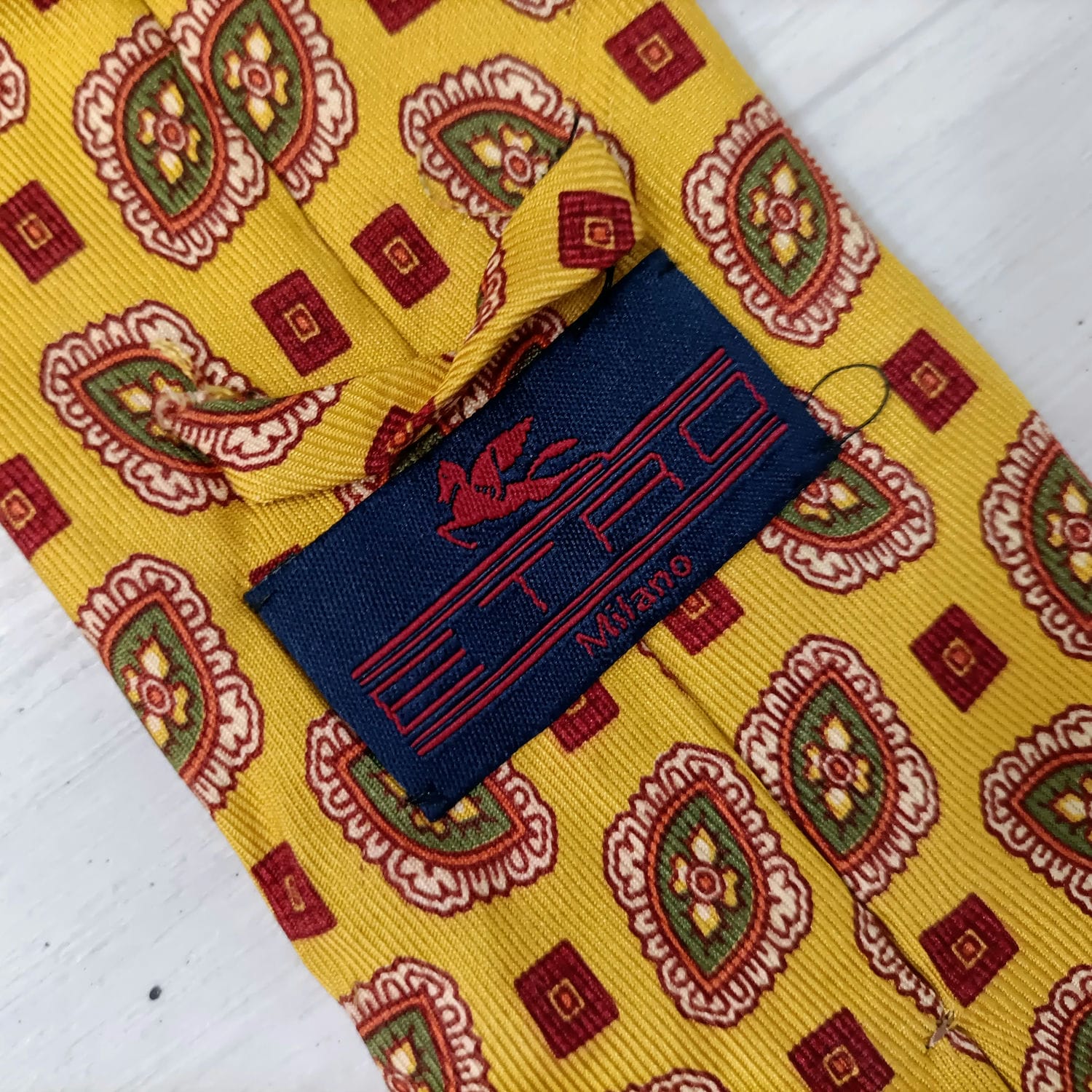 Cravatta Etro gialla in seta vintage 90s - immagine 2