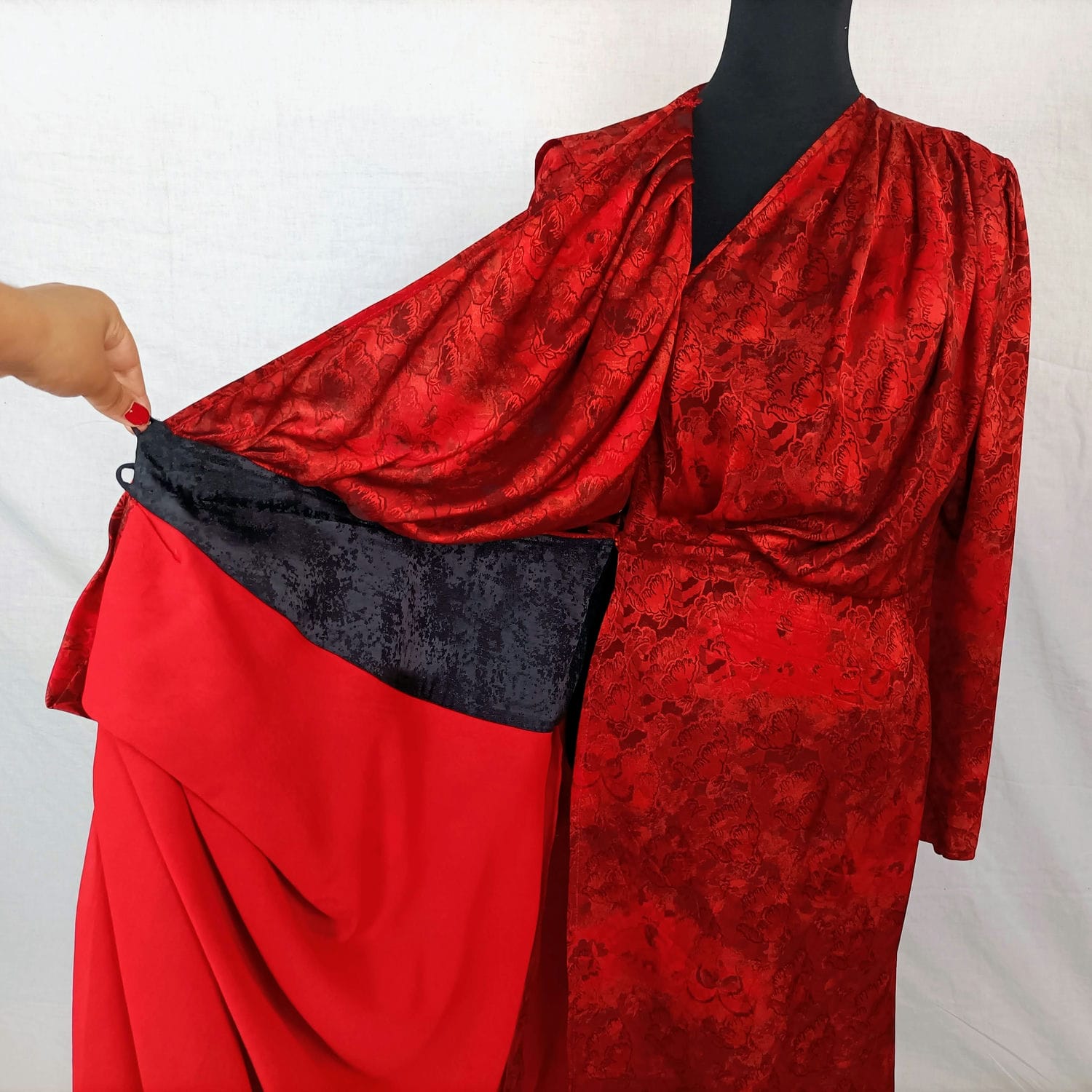Vestito drappeggiato in seta rosso Emanuel Ungaro - immagine 8