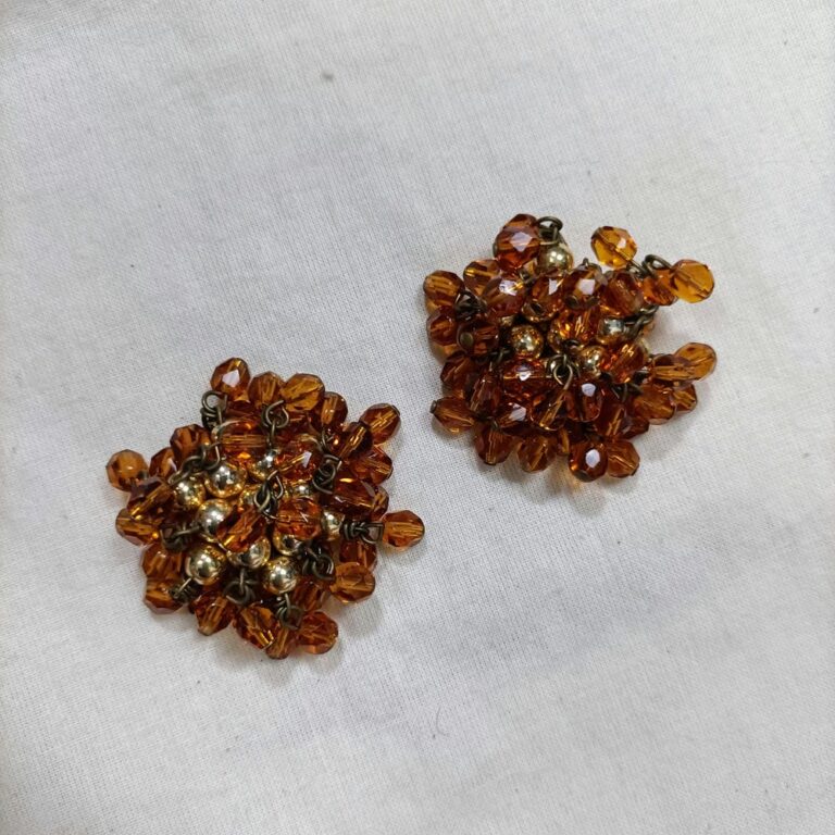 Boucles D'oreilles Vintage Années 60 à Clip - Cristaux Sur Laiton, Or Et Crème