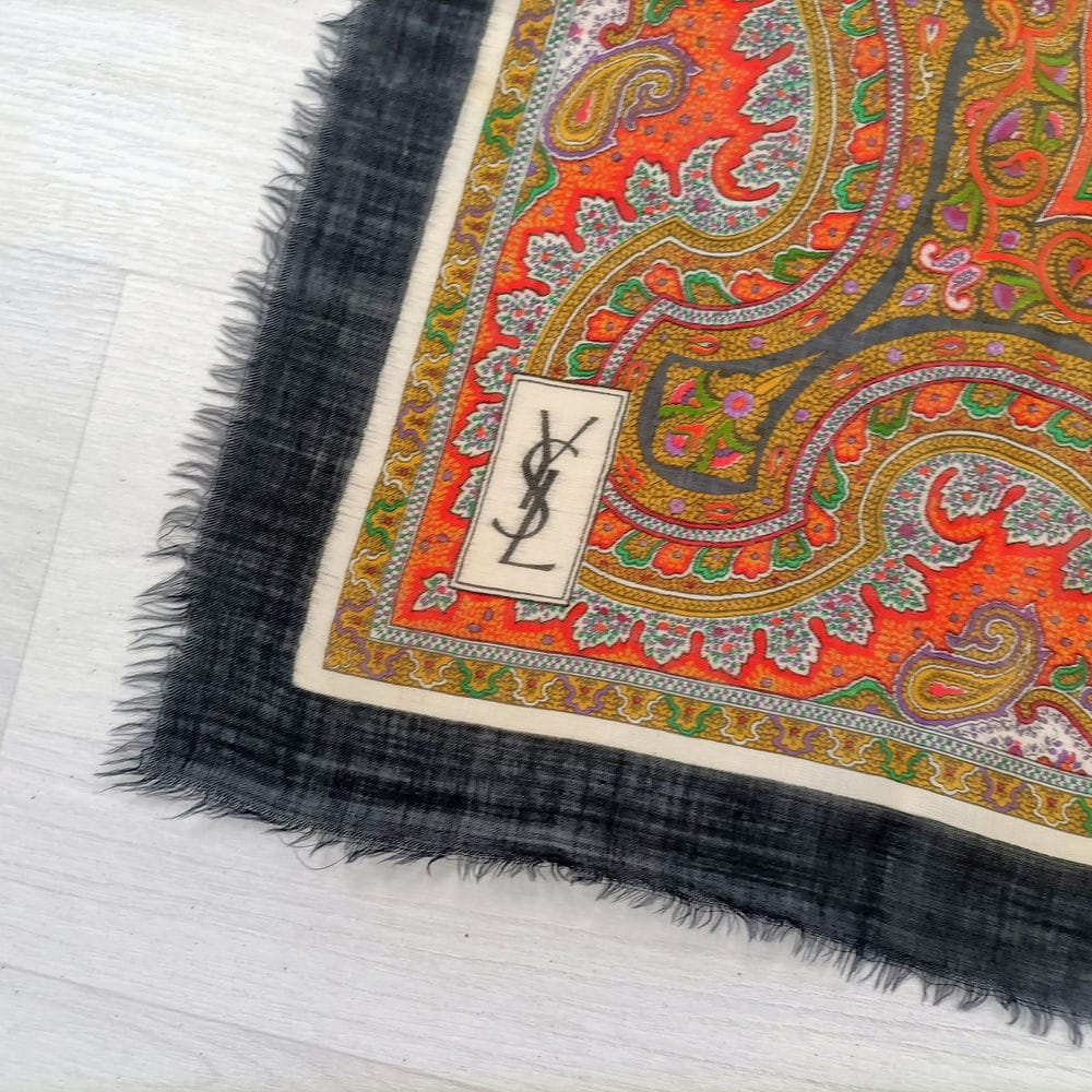Sciarpa paisley in lana e seta Yves Saint Laurent - immagine 2
