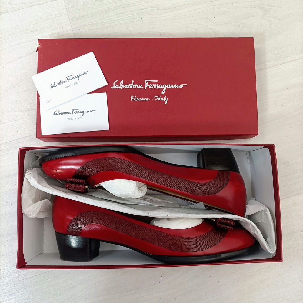 Ballerine Ferragamo in pelle bordeaux - immagine 9