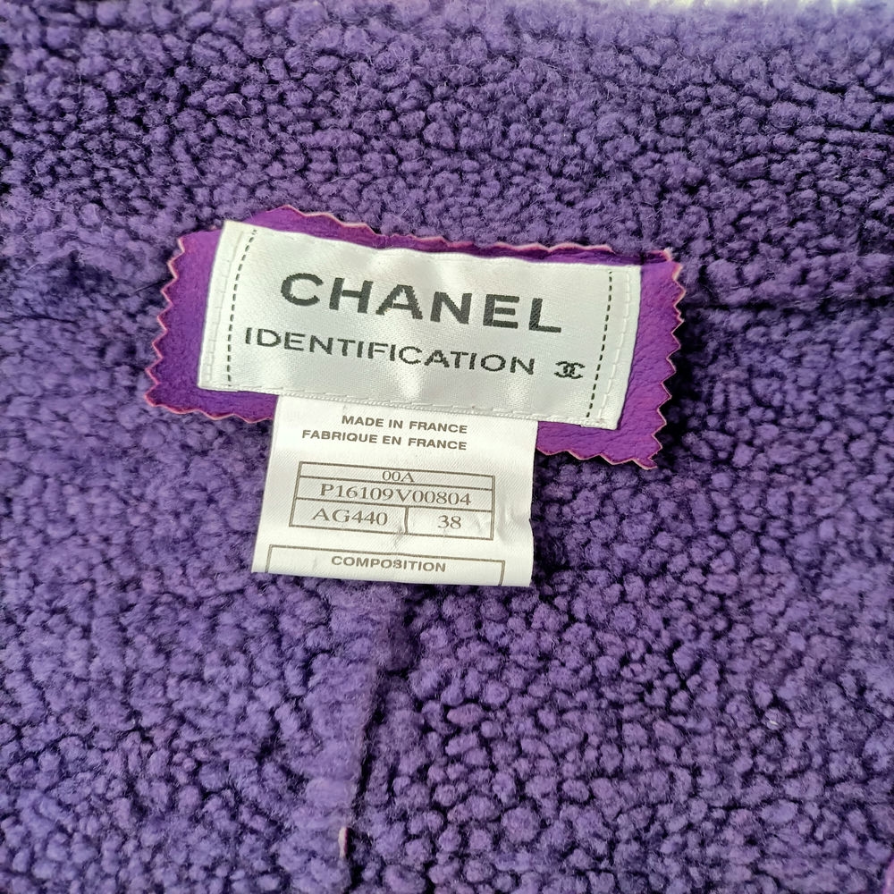 Giacca Chanel in pelle scamosciata e lana viola