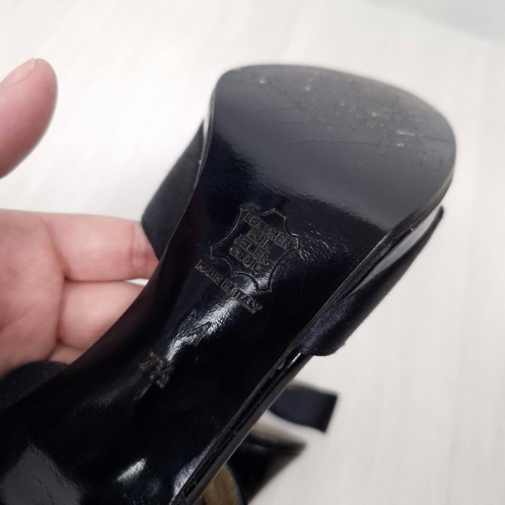 Sandali YSL con tacco neri in raso vintage anni 80 - immagine 9