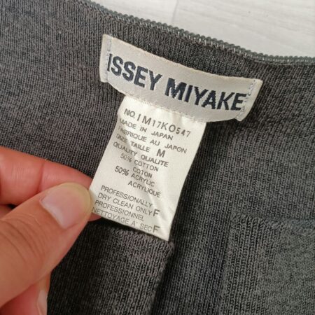 Issey Miyake maglia destrutturata grigia