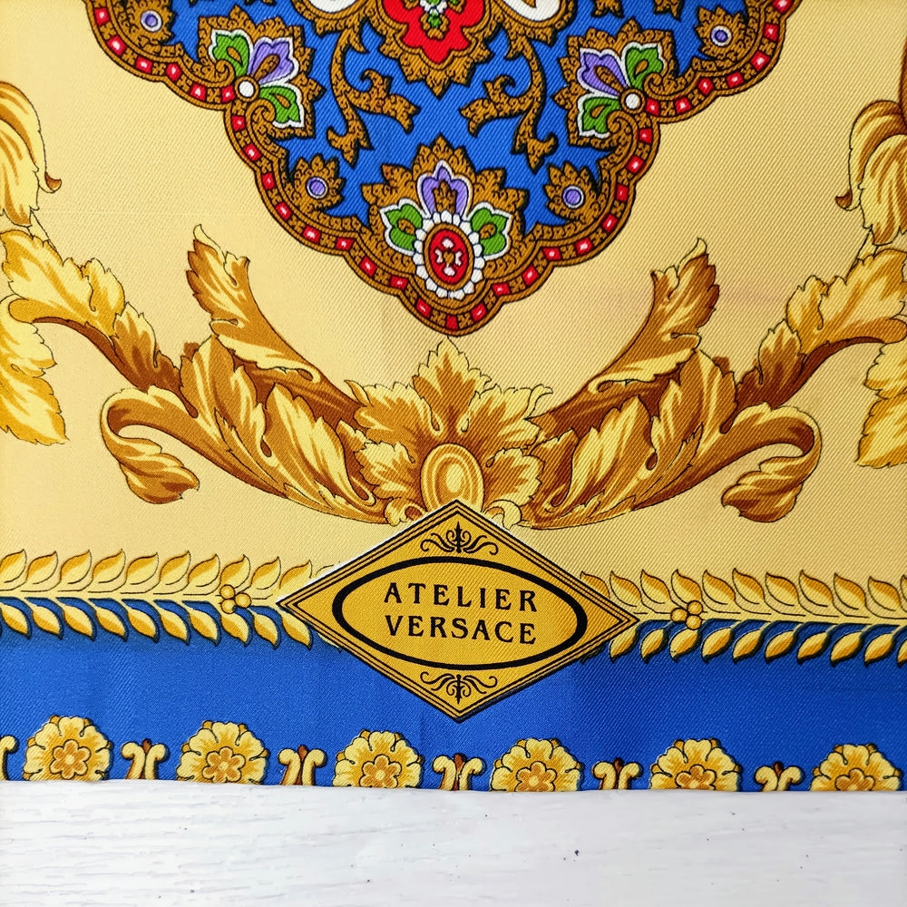 Foulard Atelier Versace giallo fantasia