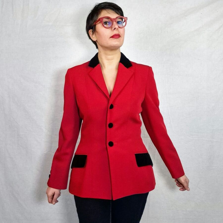 giacca rossa Moschino