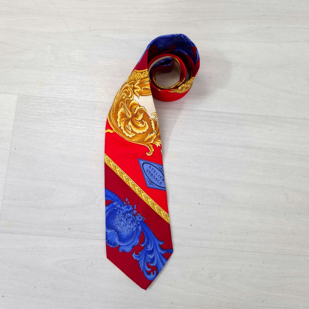 Cravatta Atelier Versace in seta vintage anni '90