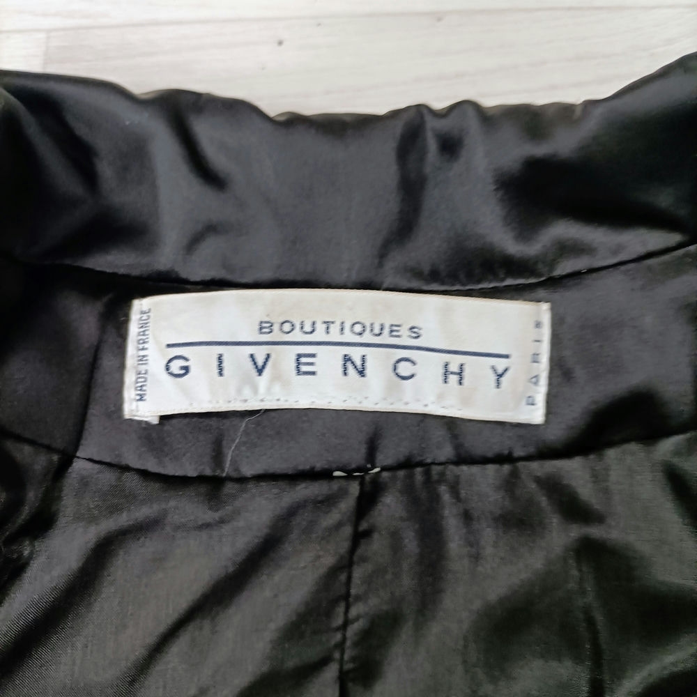 boutique givenchy label