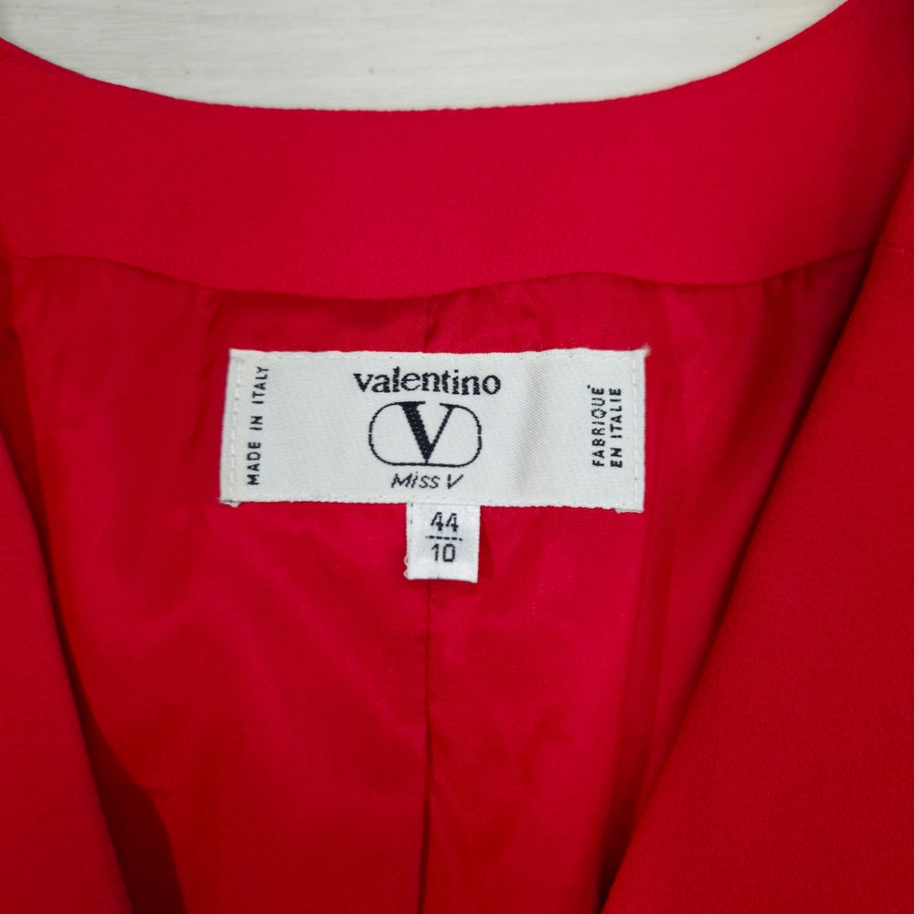 valentino miss V label