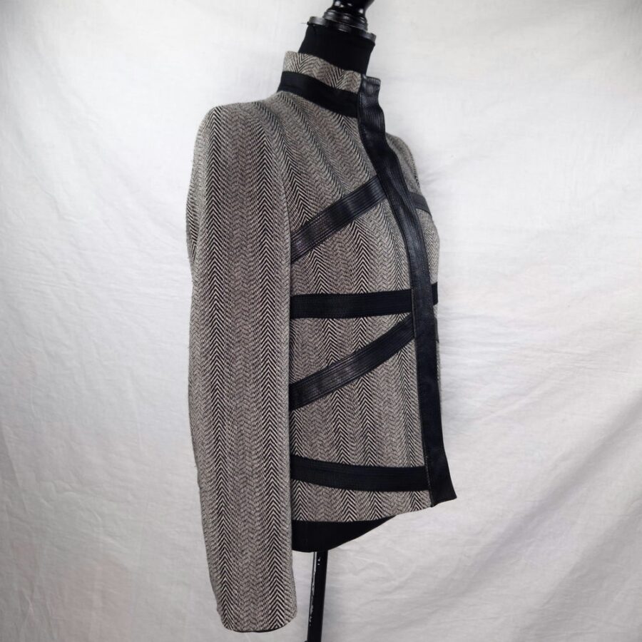 giacca con inserti in pelle