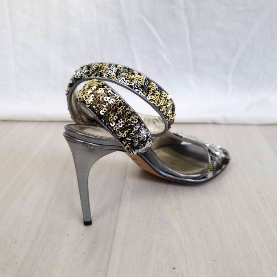 heel shoes