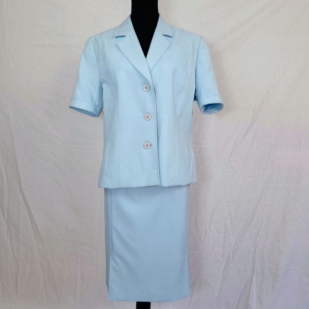 Tailleur azzurro pastello