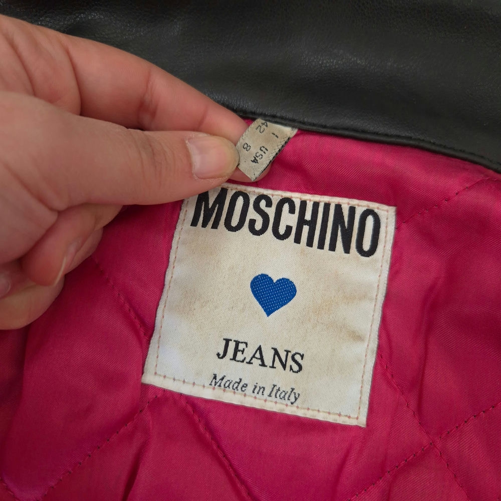 moschino jeans label