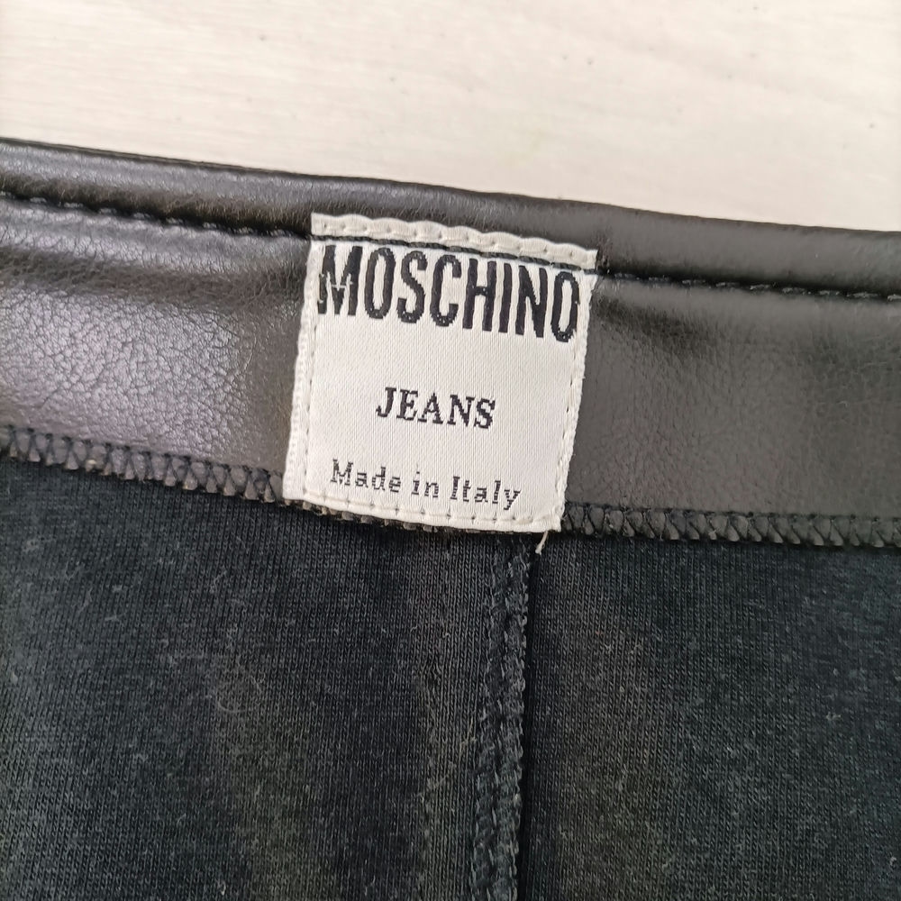 moschino jeans label
