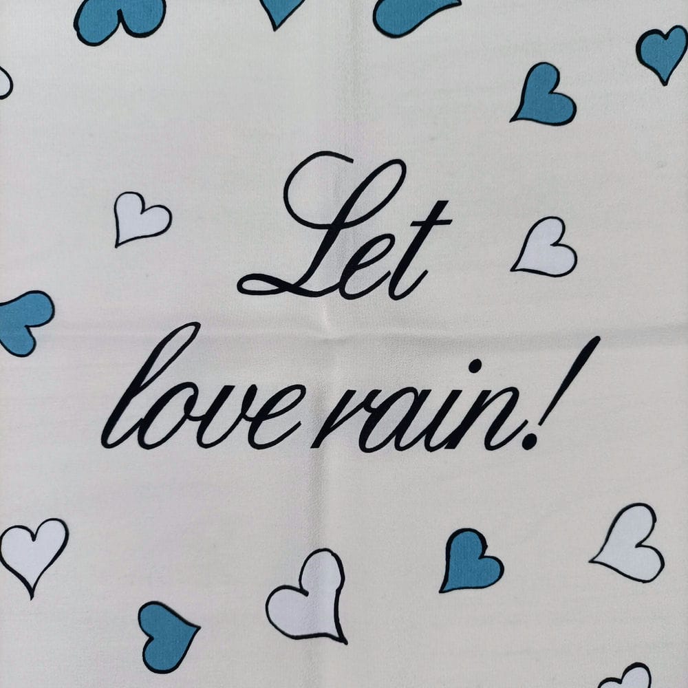 let love rain moschino